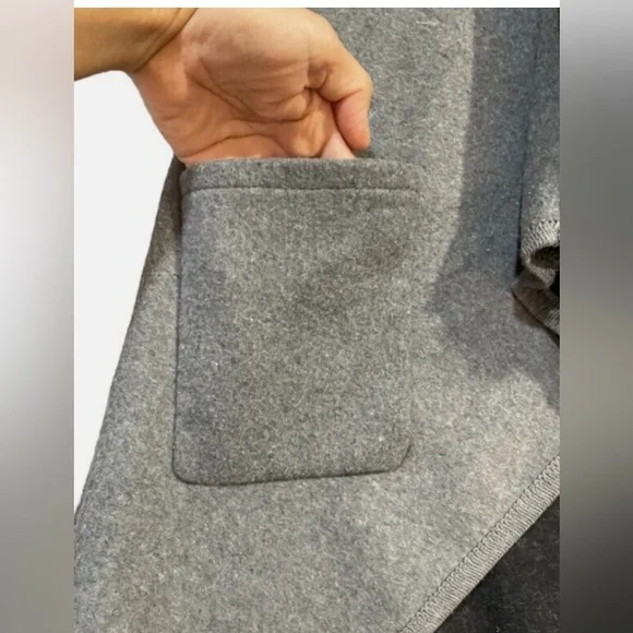 Sioni•size S/M•Shawl Vest•Faux-Fur Collar Size - Picture 4 of 8